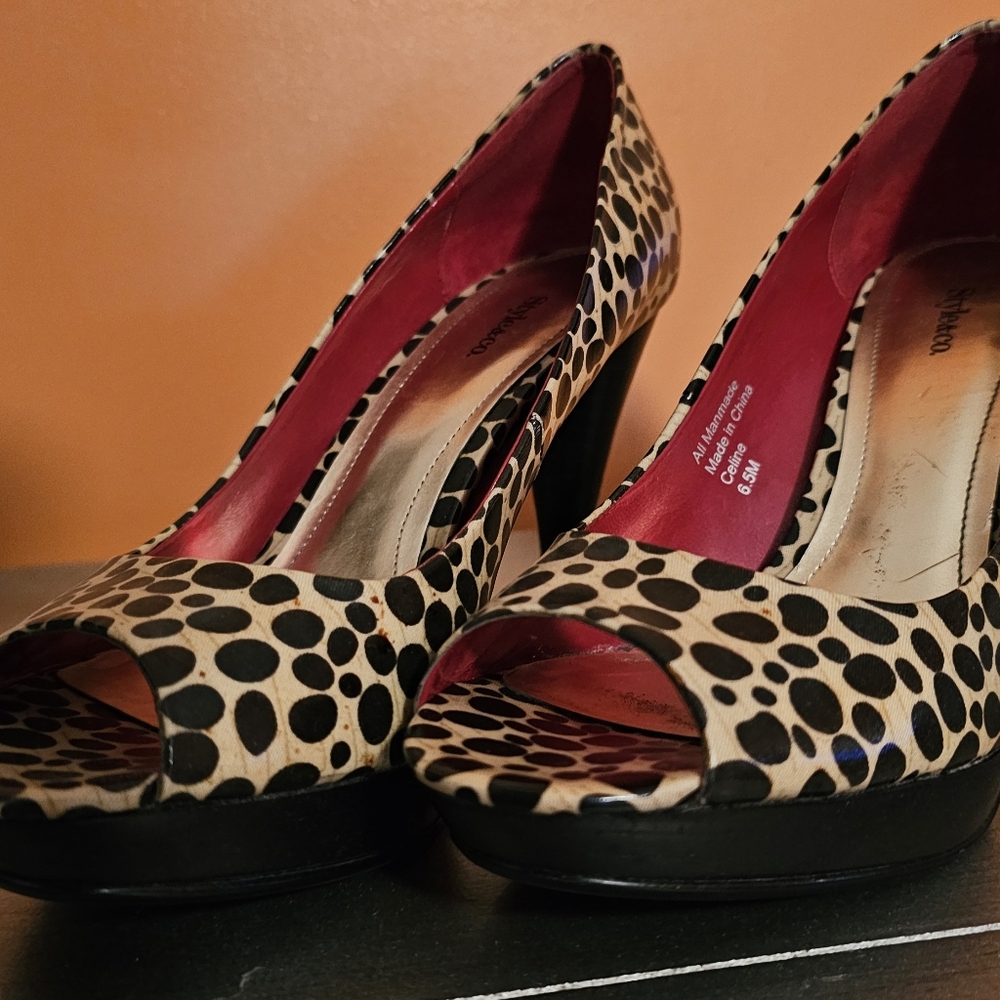 Style & Co Black and Tan Leopard Print Heels - Picture 3 of 5